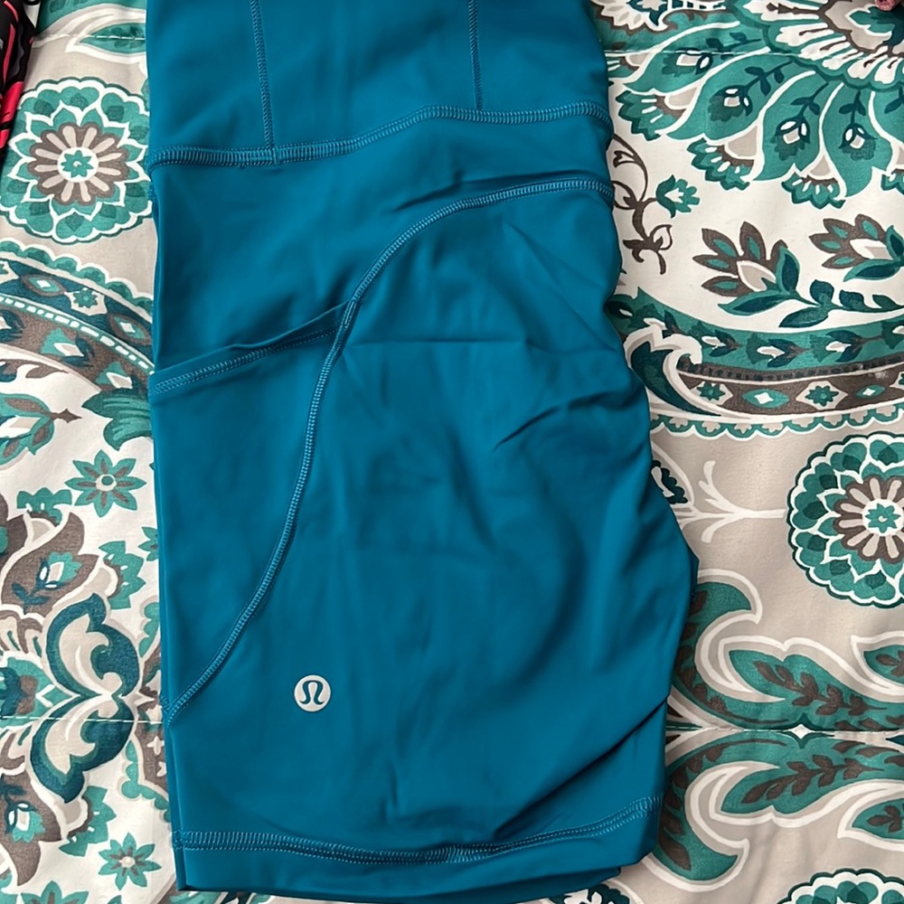 Lululemon compression workout shorts